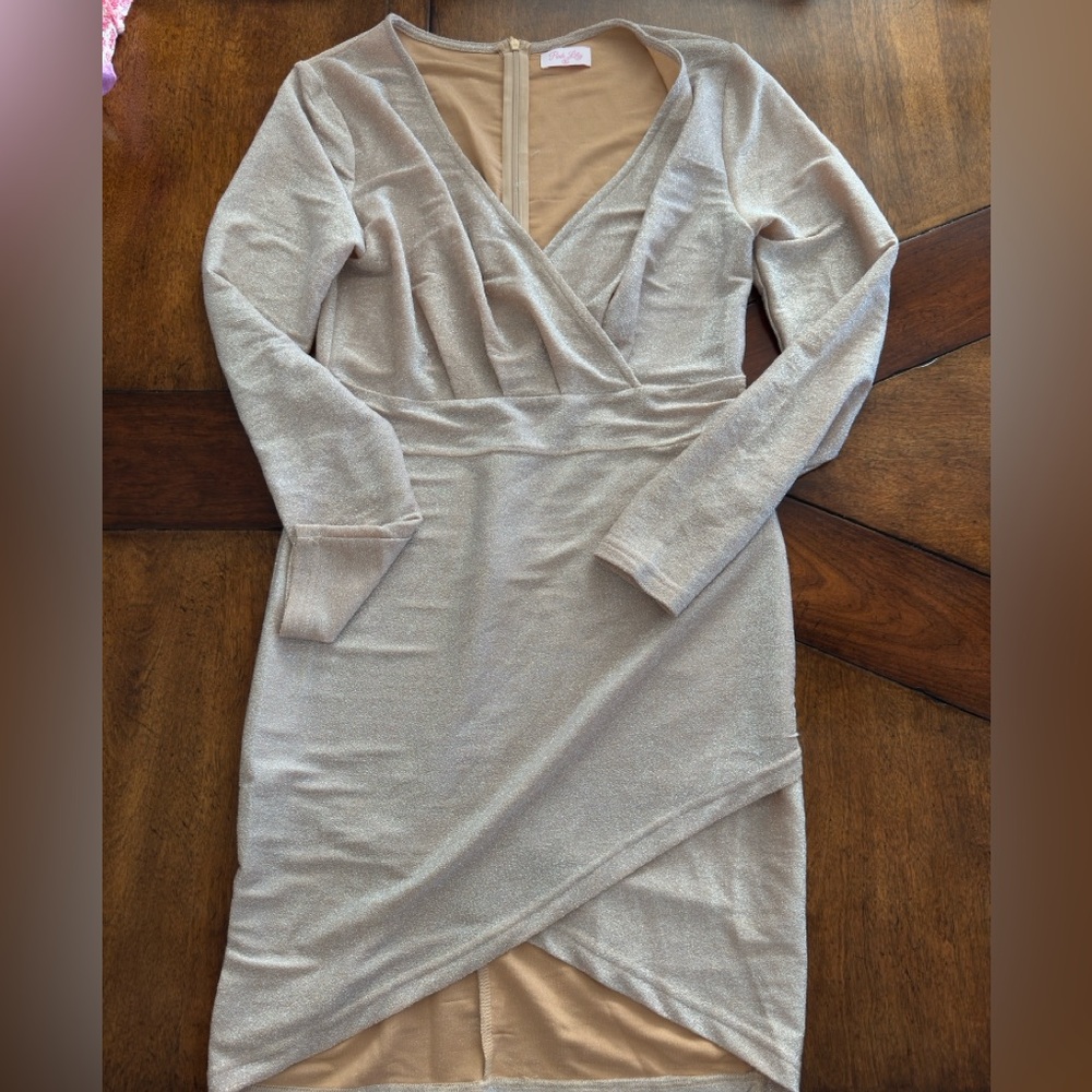 Great dress. Never worn.
